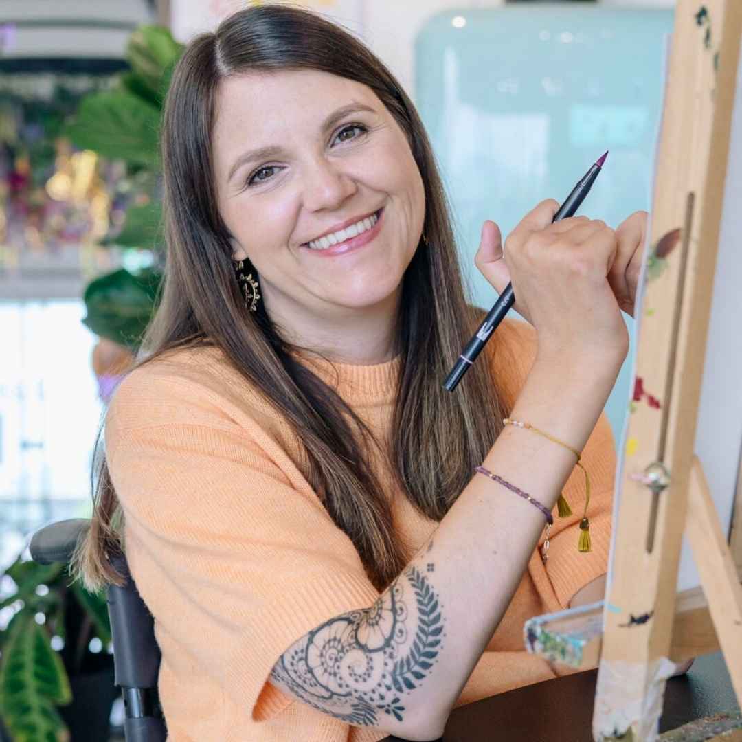 Tina Hötzendorfer beim Malen